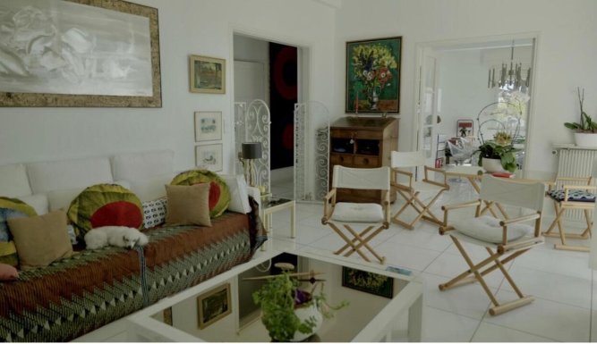Une maison, un(e) artiste