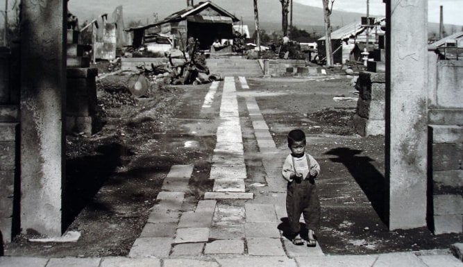 Le Japon sous les décombres